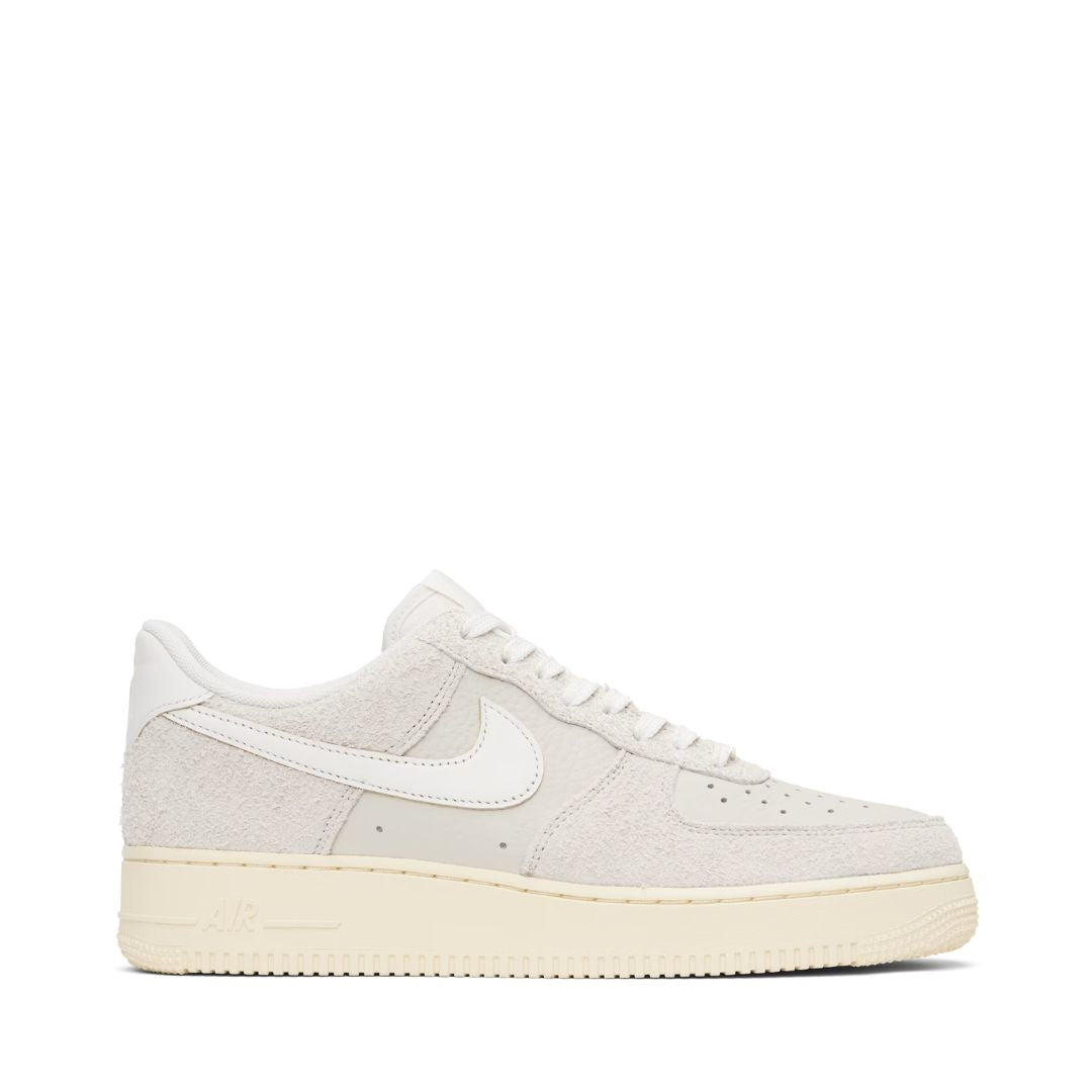 NIKE Air Force 1 '07 Sneakers in Off-White